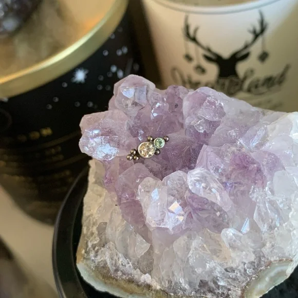 16g LeRoi “Haute Couture Bijoux” Custom internally-threaded titanium gem end - Picture 2 of 8